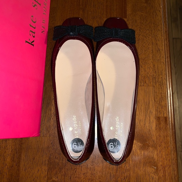 Kate Spade Patent leather Flats A+ holidays! 6.5m - Picture 2 of 3